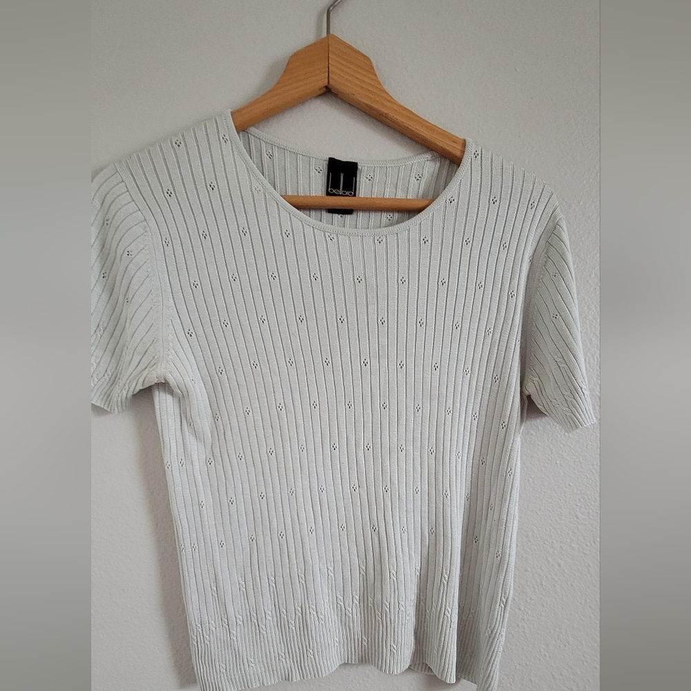 Elegant White Ribbed Top